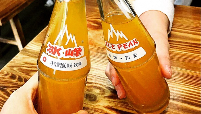 从2毛一瓶到2元一瓶，国产碳酸饮料的冰峰为什么火不起来？